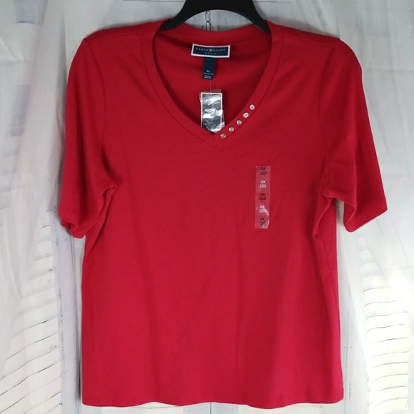 NWT Karen Scott Women Red T-Shirt V-Neck - Picture 2 of 2